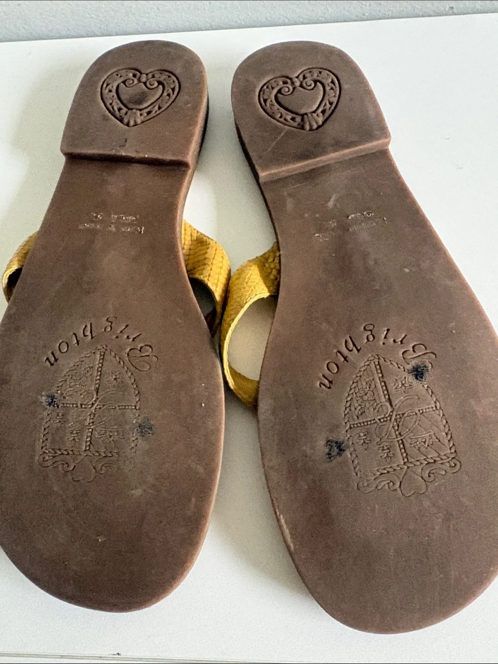 Brighton Yellow Leather Heart Thong Sandals Flip Flops Italy Women’s 7M